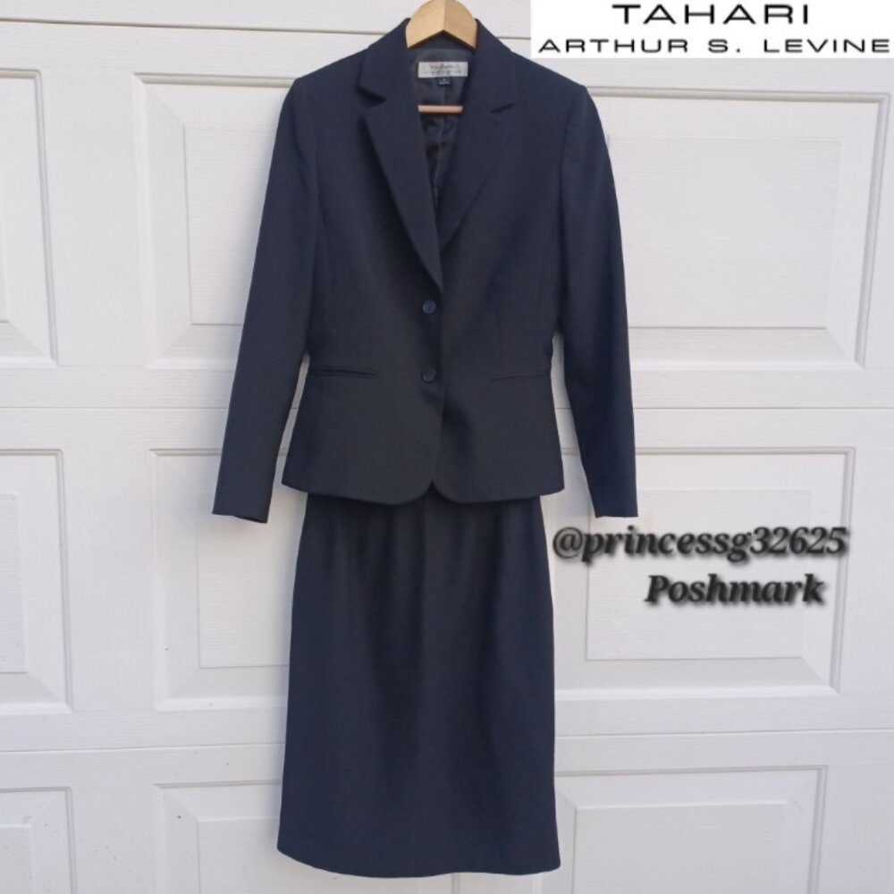 𝖳 𝖠 𝖧 𝖠 𝖱 𝖨 ASL Women's Two-Button Blazer/Skirt Biz Suit Black (Size 6)